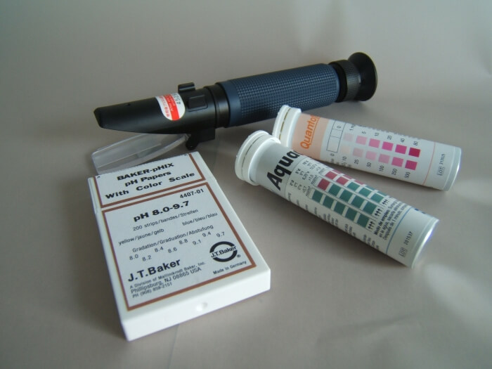 Refraktomeetriga mõõdetakse jahutus-määrdevedeliku kontsentratsiooni