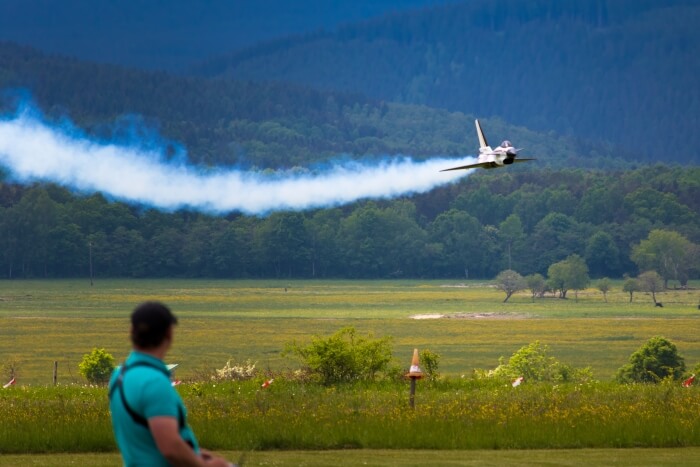 Valgeõlisid saab kasutada mudellennukites suitsuõlina